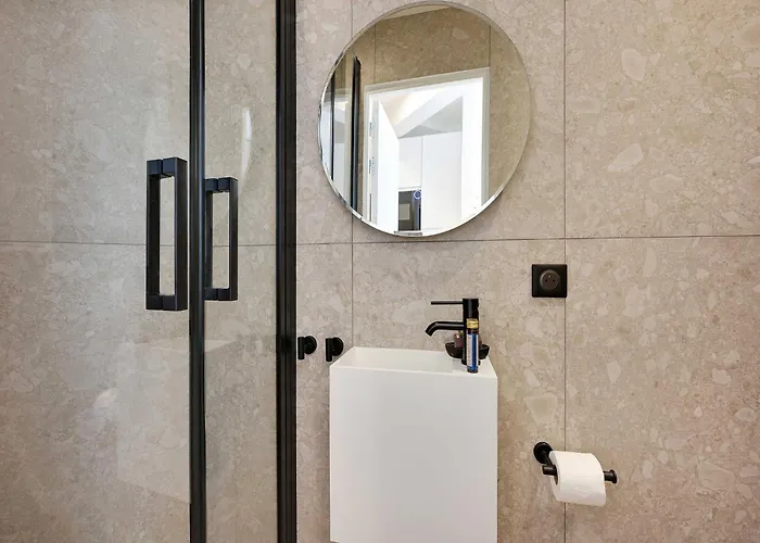 Cosy 2p- Trocadero Eiffel Tower